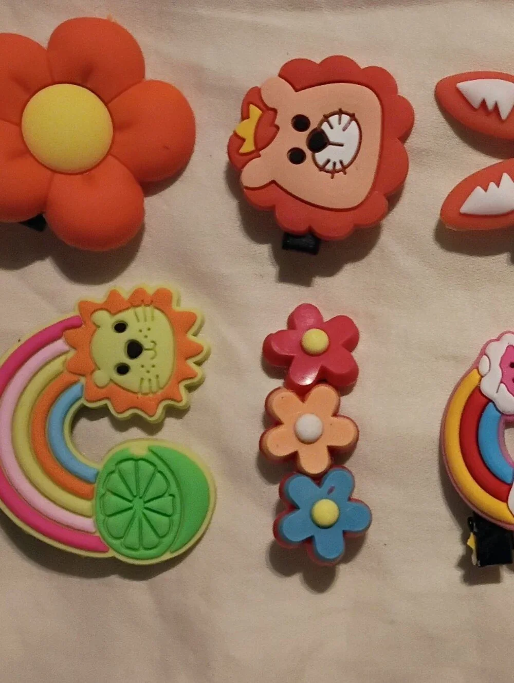 New and Unused Kids 15 Pack Floral & Character Hair Clips & Ponytail Holders